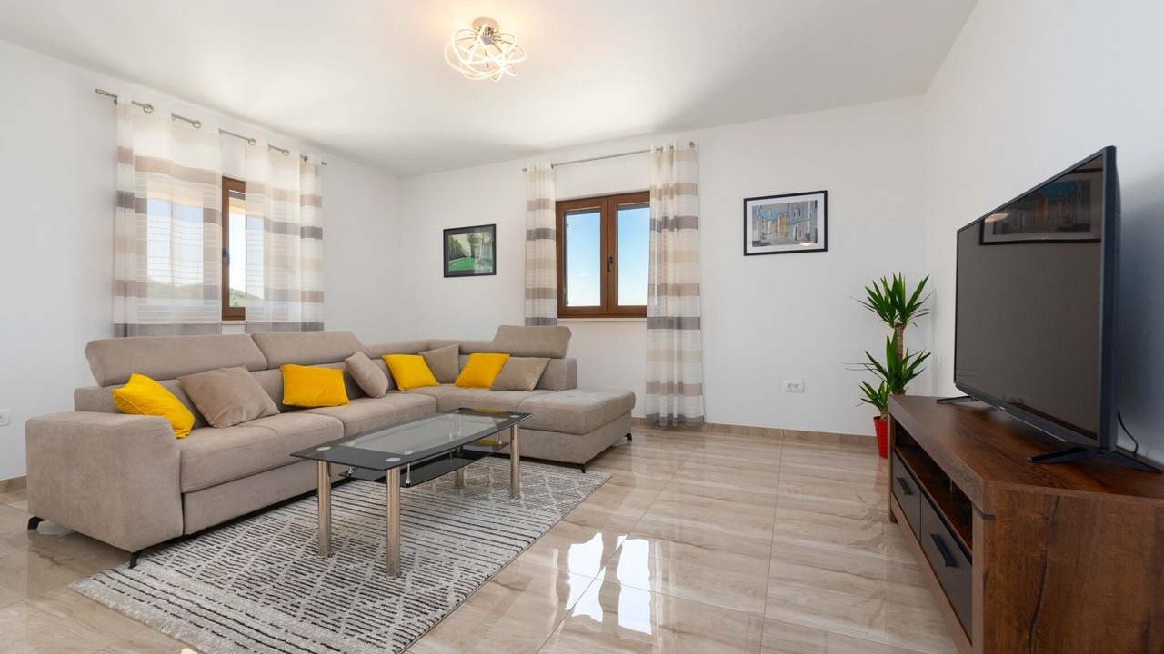 Photo of Livingroom in Draguc