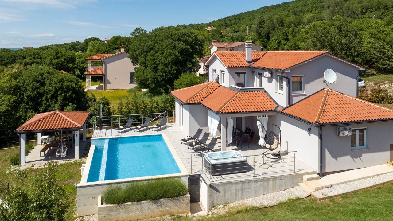 Photo of Outdoor in Brgod