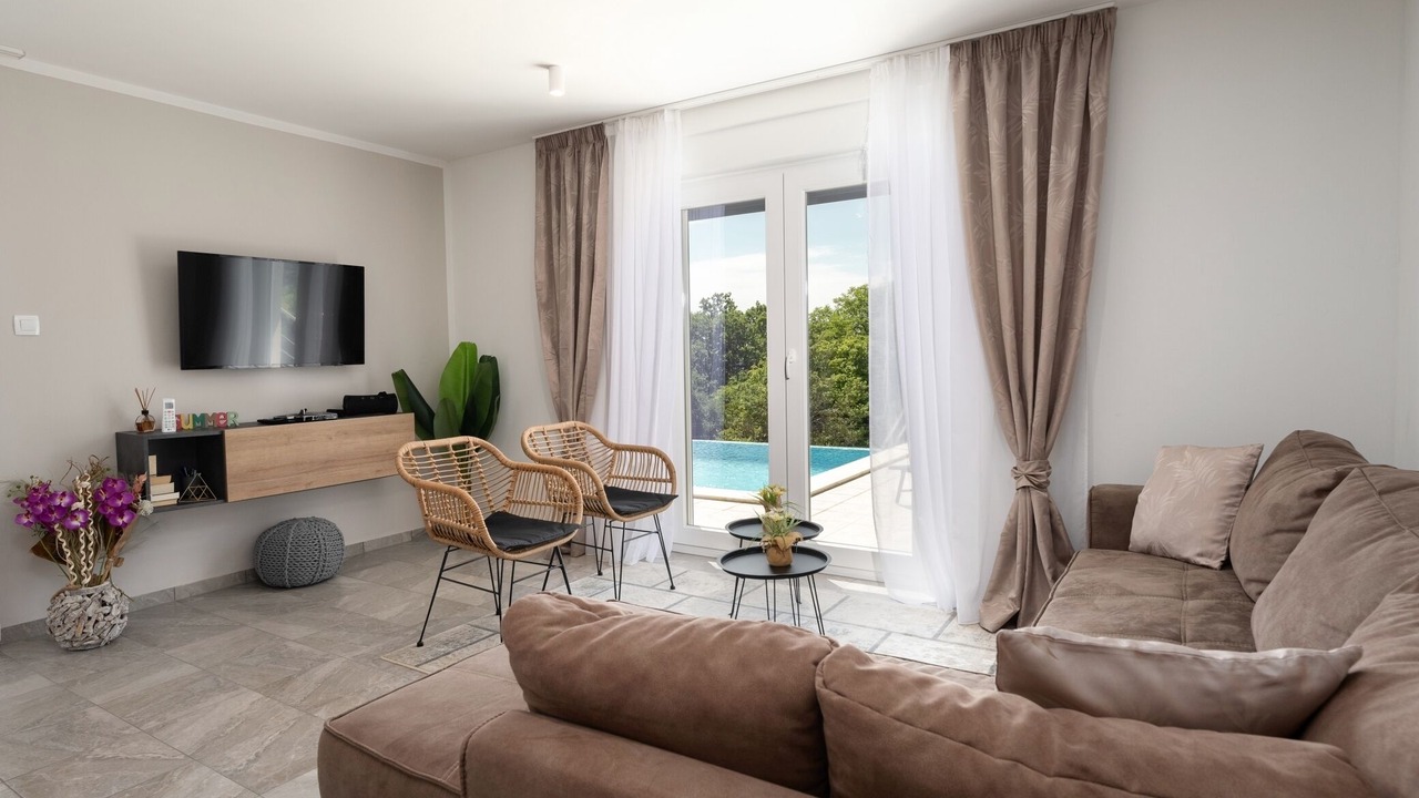 Photo of Livingroom in Brgod