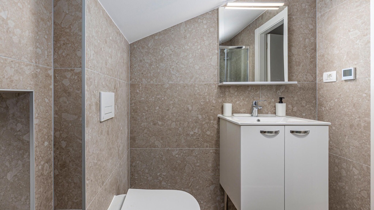 Photo of Bathroom in Buzdohanj