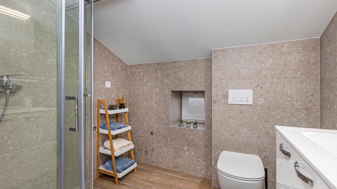 Photo of Bathroom in Buzdohanj