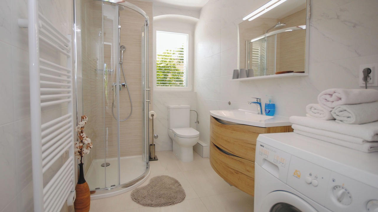 Photo of Bathroom in Cove Rogacic