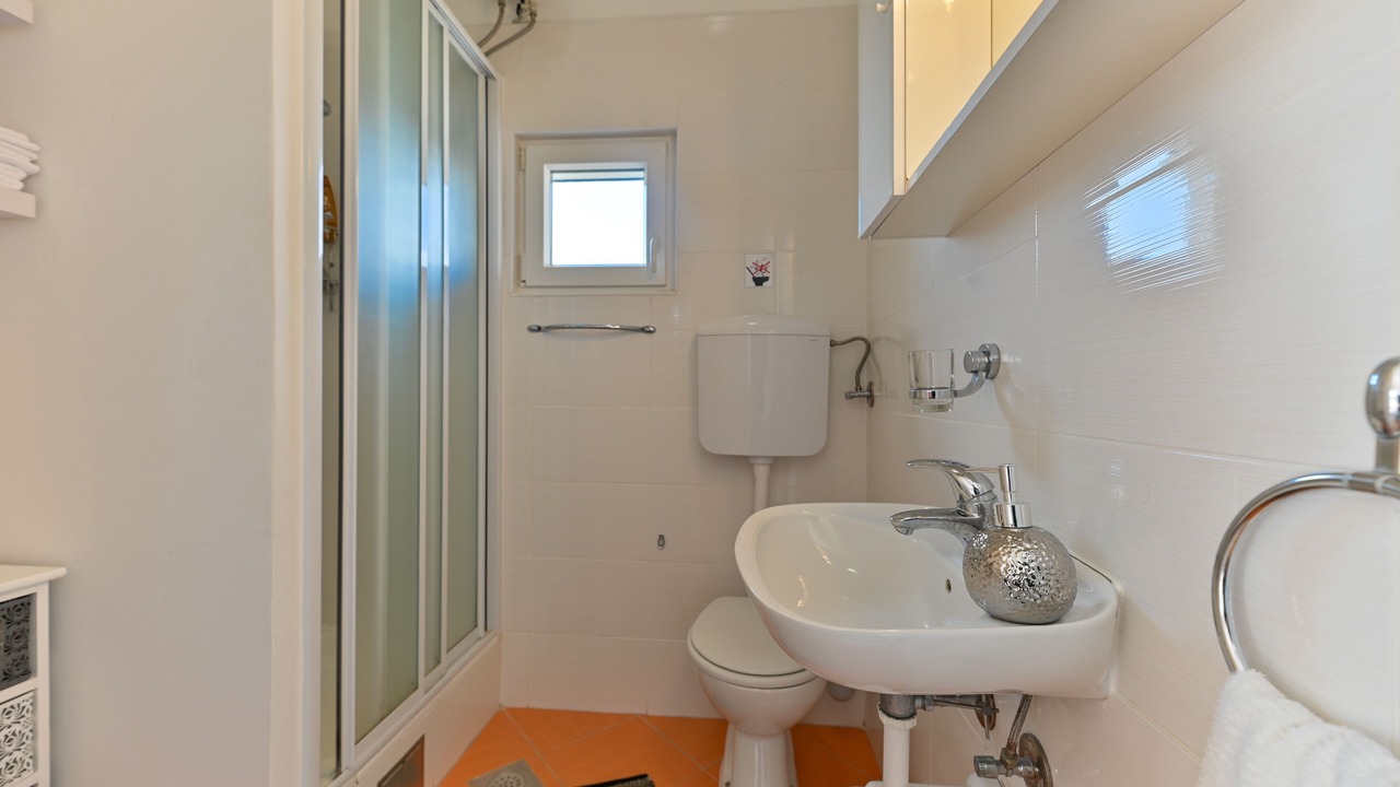 Photo of Bathroom in Okrug Gornji