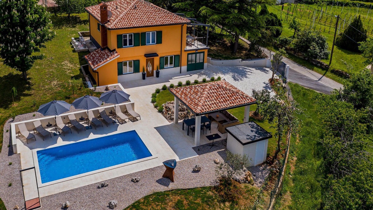 Photo of Outdoor in Rogocana