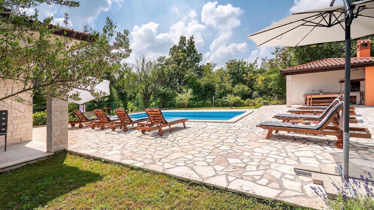 Photo of Outdoor in Topid
