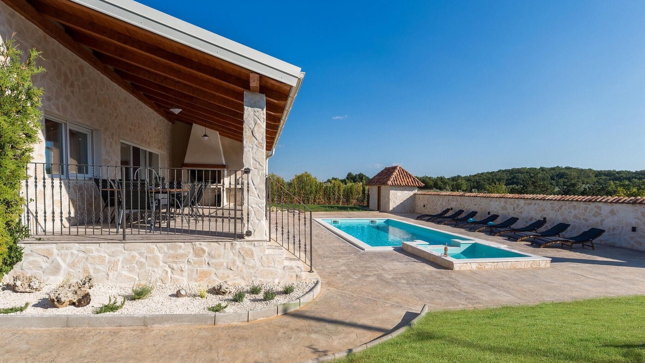 Photo of Outdoor in Vrvari