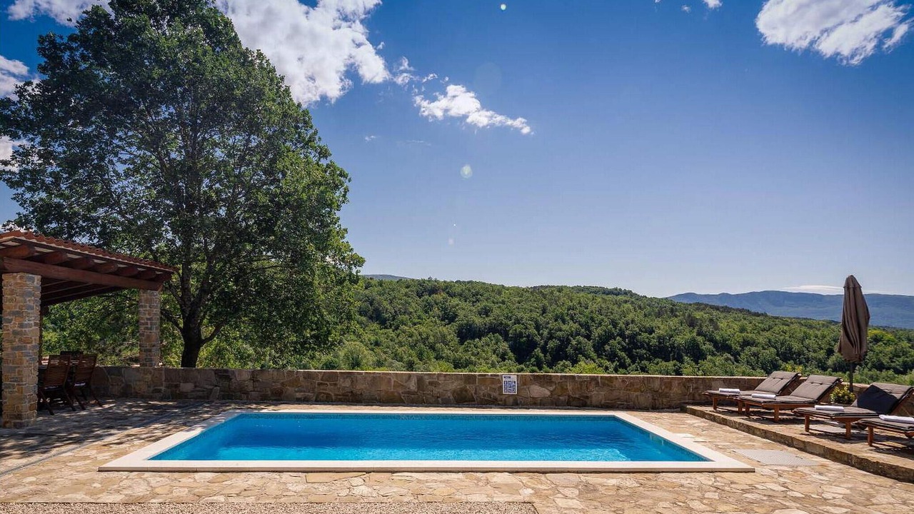 Photo of Outdoor in Pican