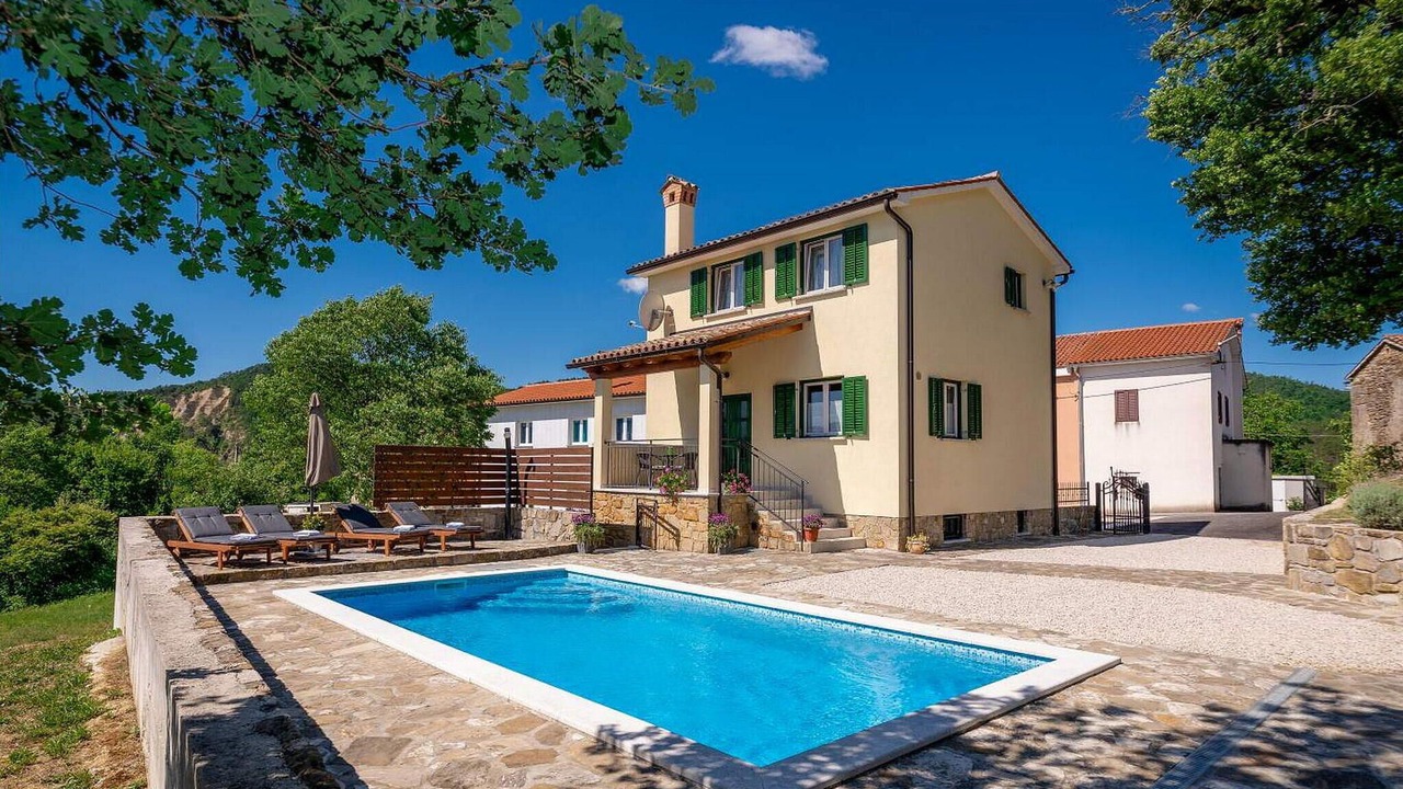 Photo of Outdoor in Pican