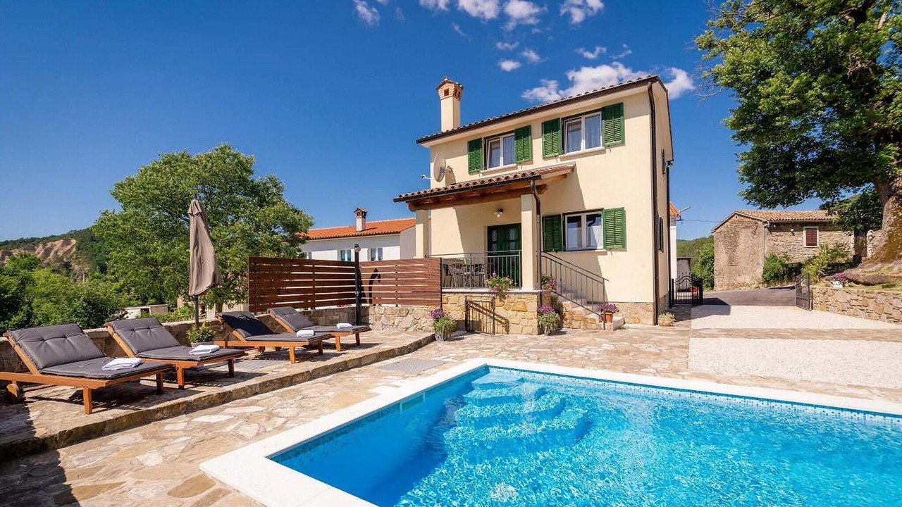 Photo of Outdoor in Pican