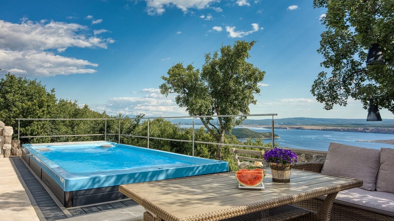 Photo of Outdoor in Smrika