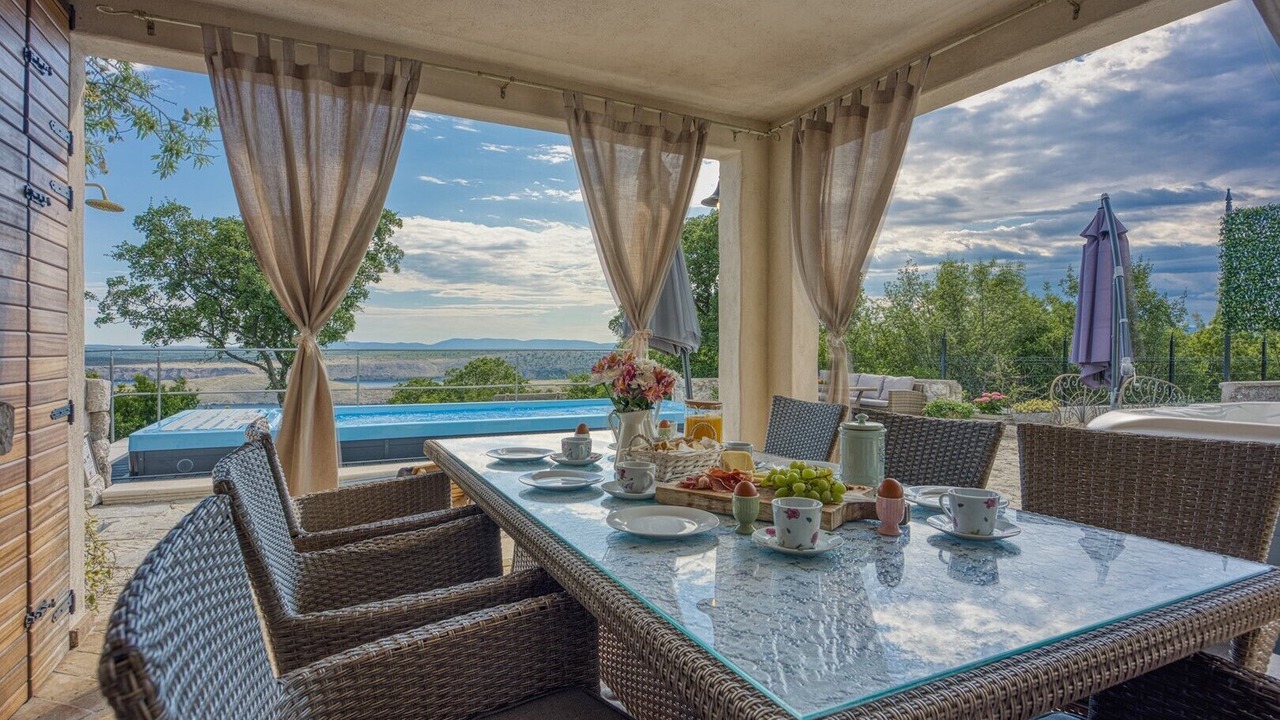 Photo of Outdoor in Smrika