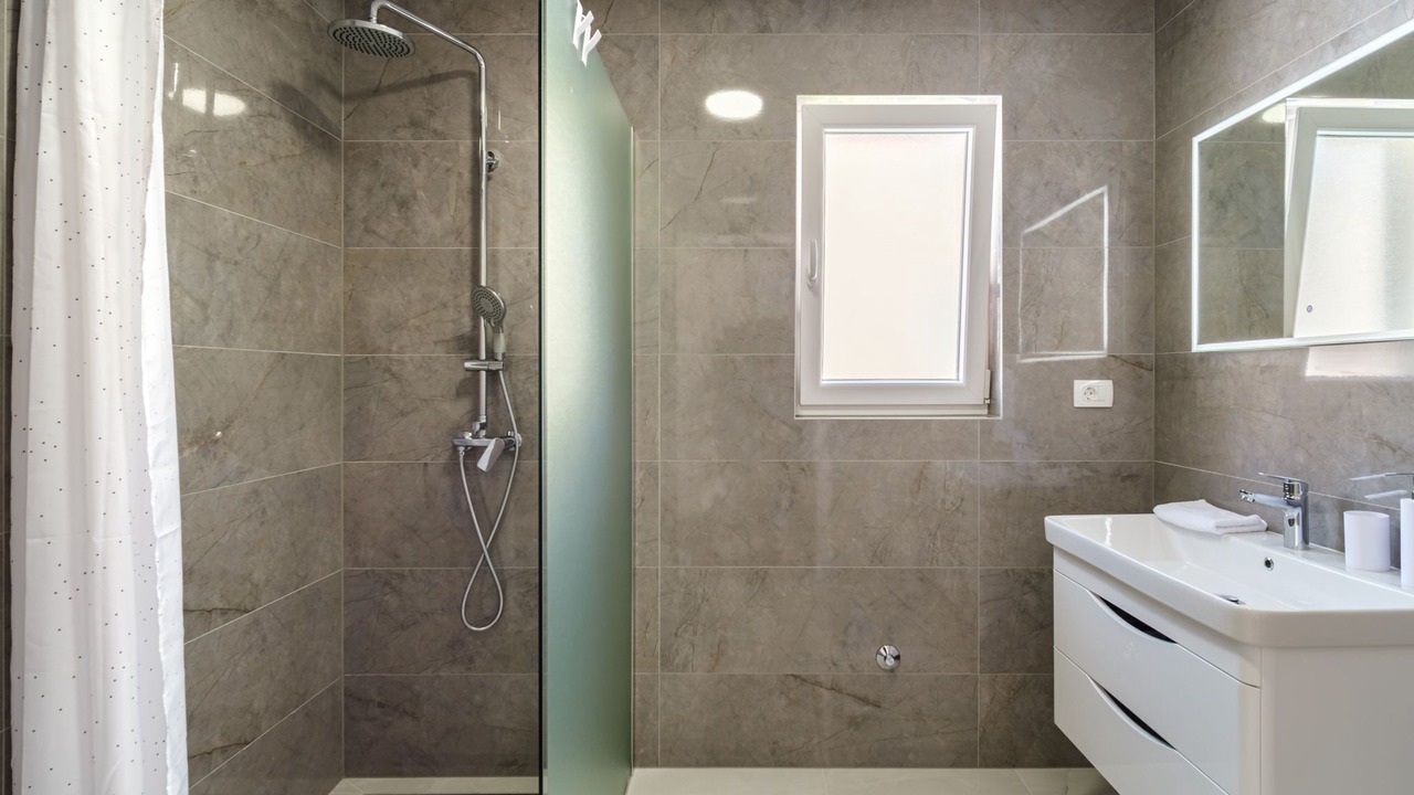 Photo of Bathroom in Cove Makarac (Milna)
