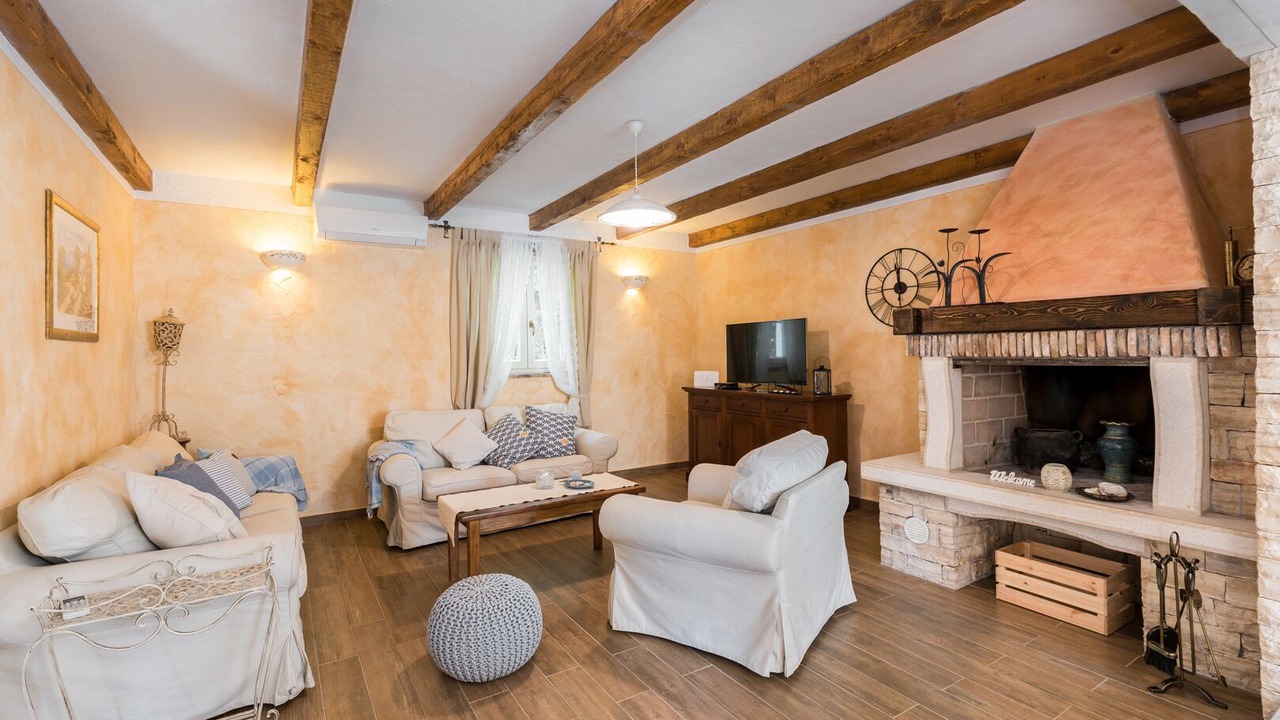 Photo of Livingroom in Brgod
