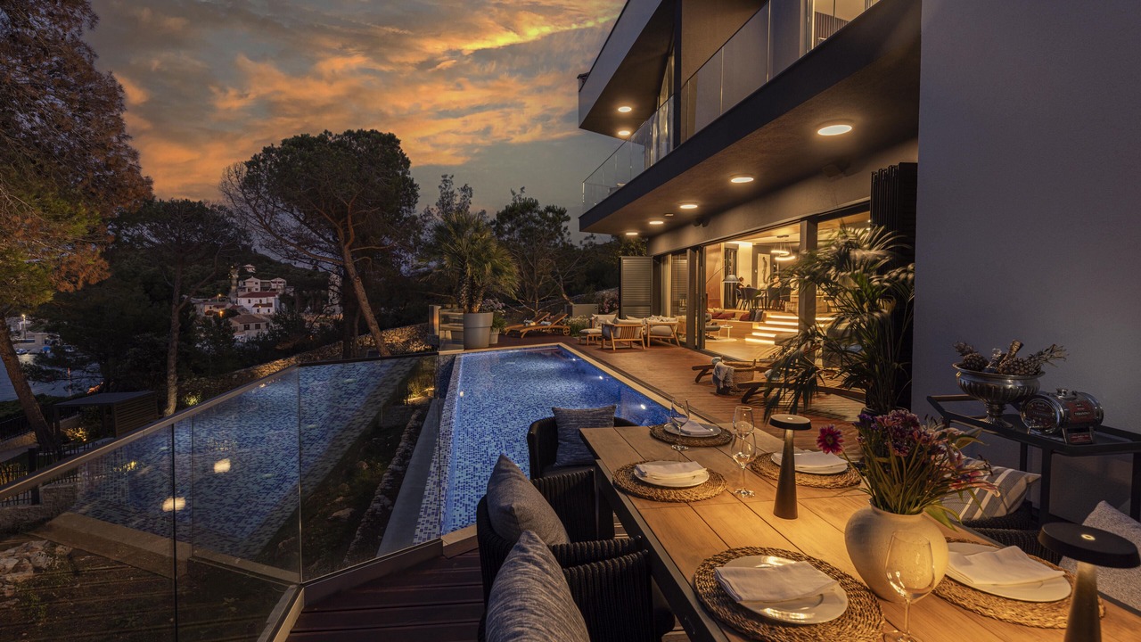 Photo of Outdoor in Cove Murtar