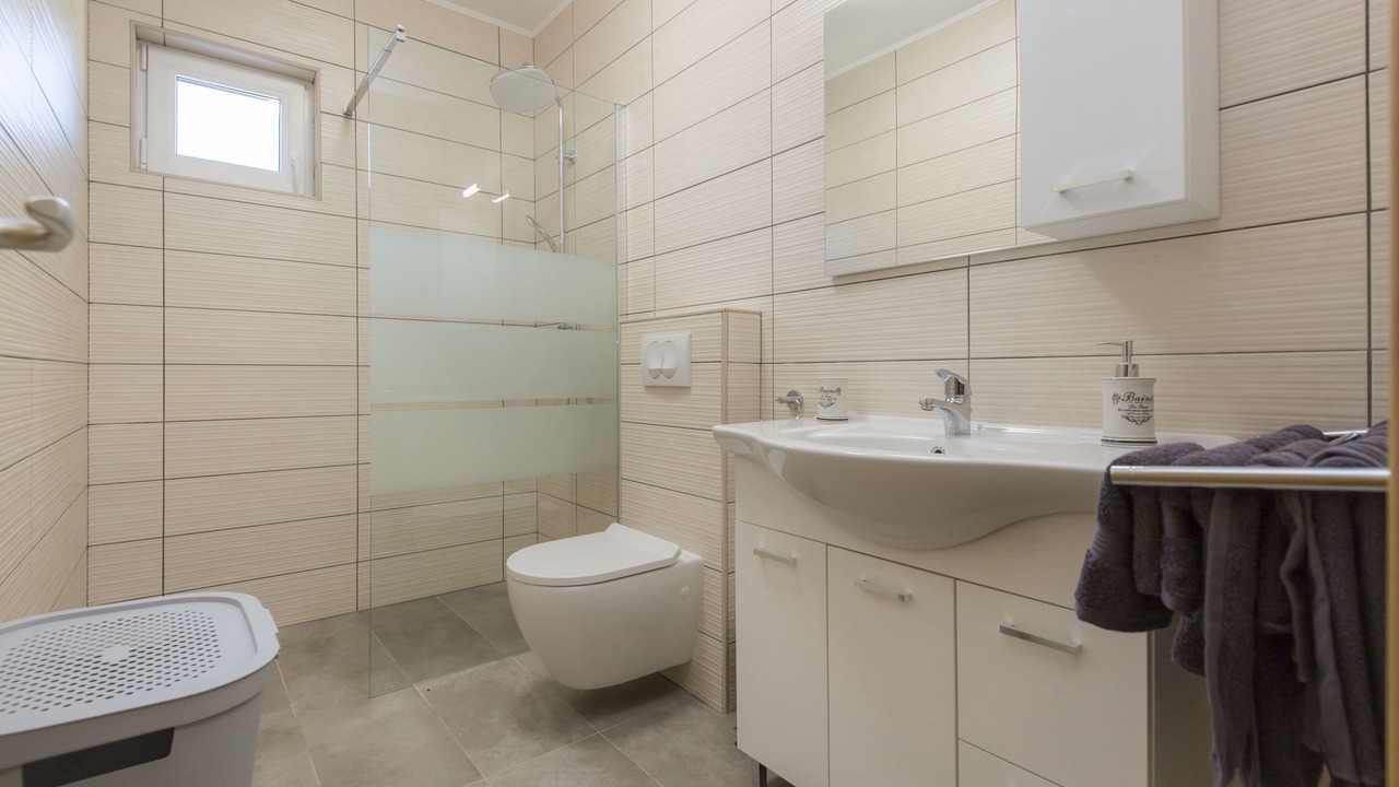 Photo of Bathroom in Topid