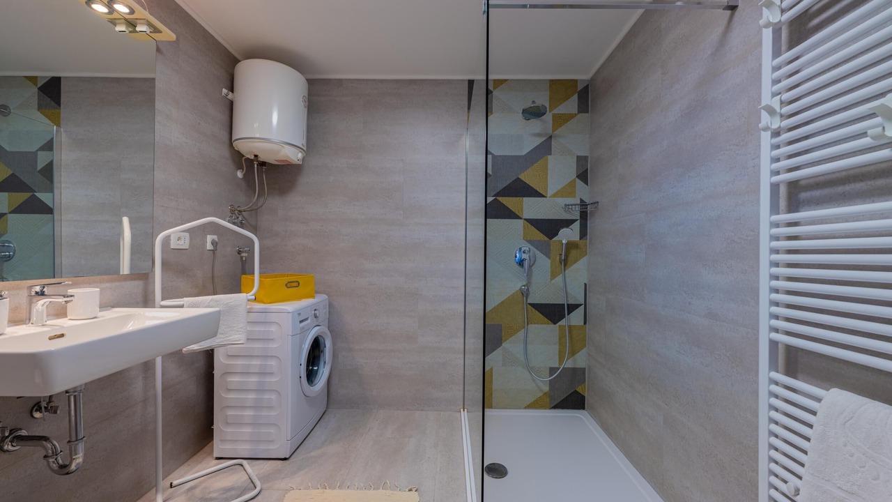 Photo of Bathroom in Sarsoni