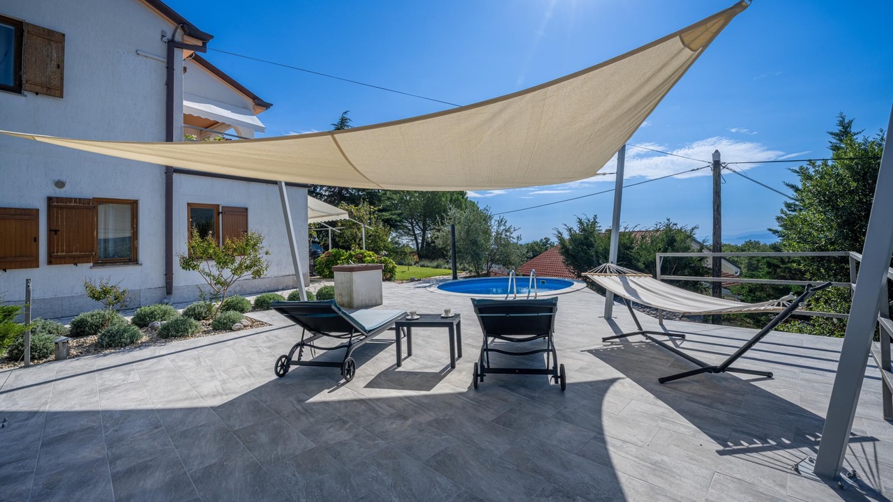 Photo of Patio Balcony in Sarsoni