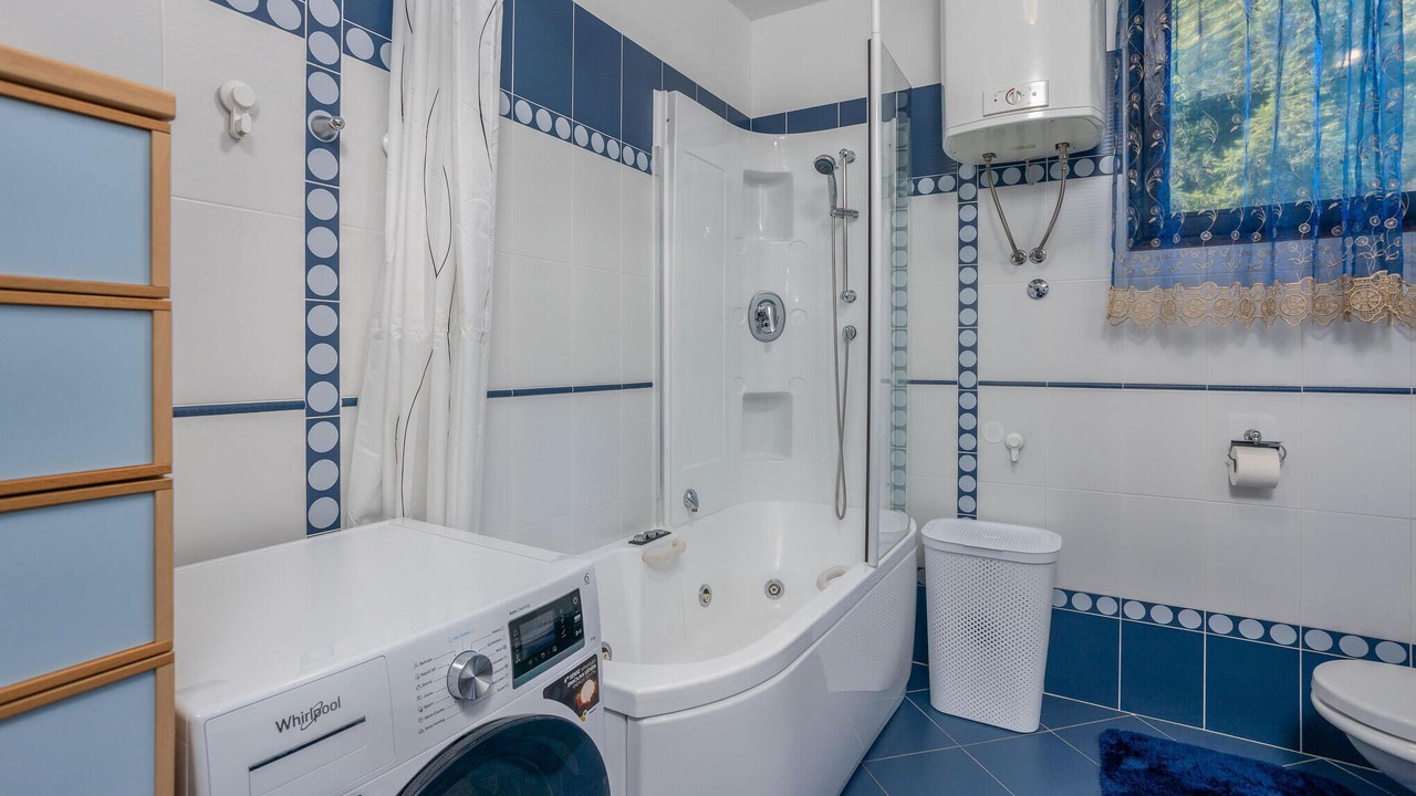 Photo of Bathroom in Cabar