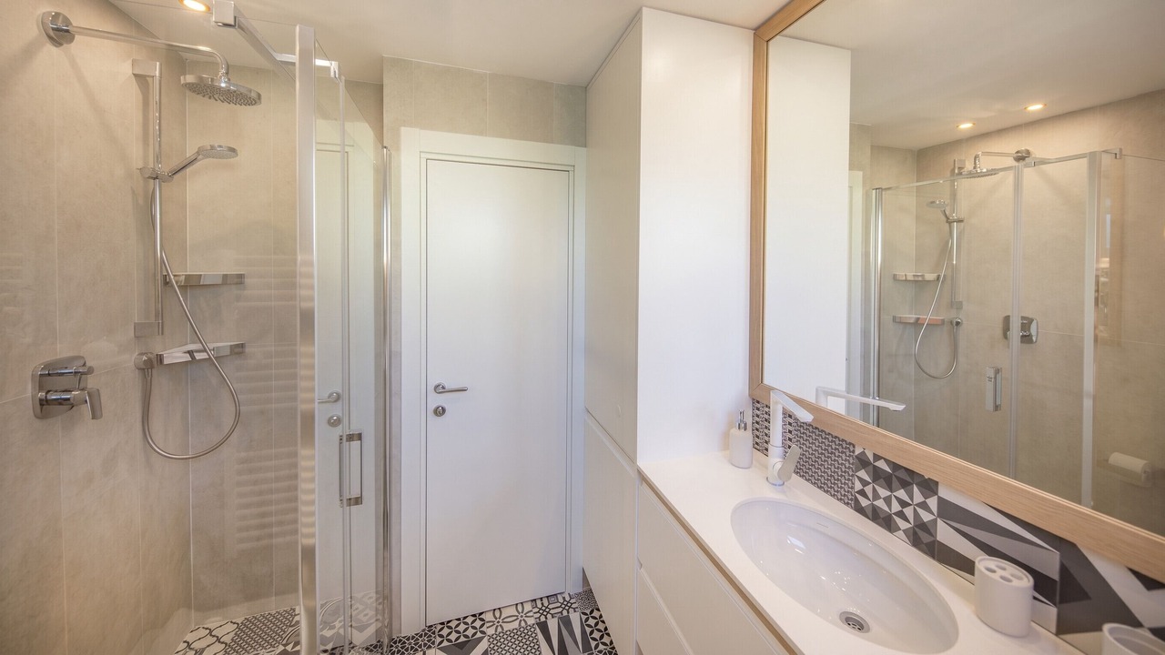 Photo of Bathroom in Cove Murtar