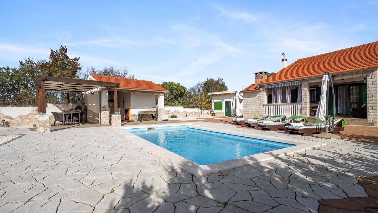 Photo of Outdoor in Bristane