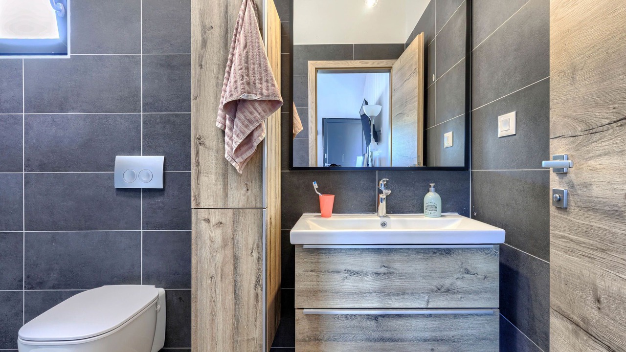 Photo of Bathroom in Topid
