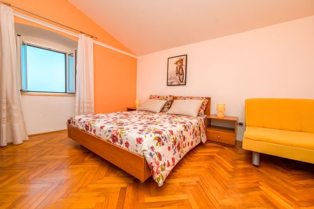 Photo of Bedroom in Ustrine