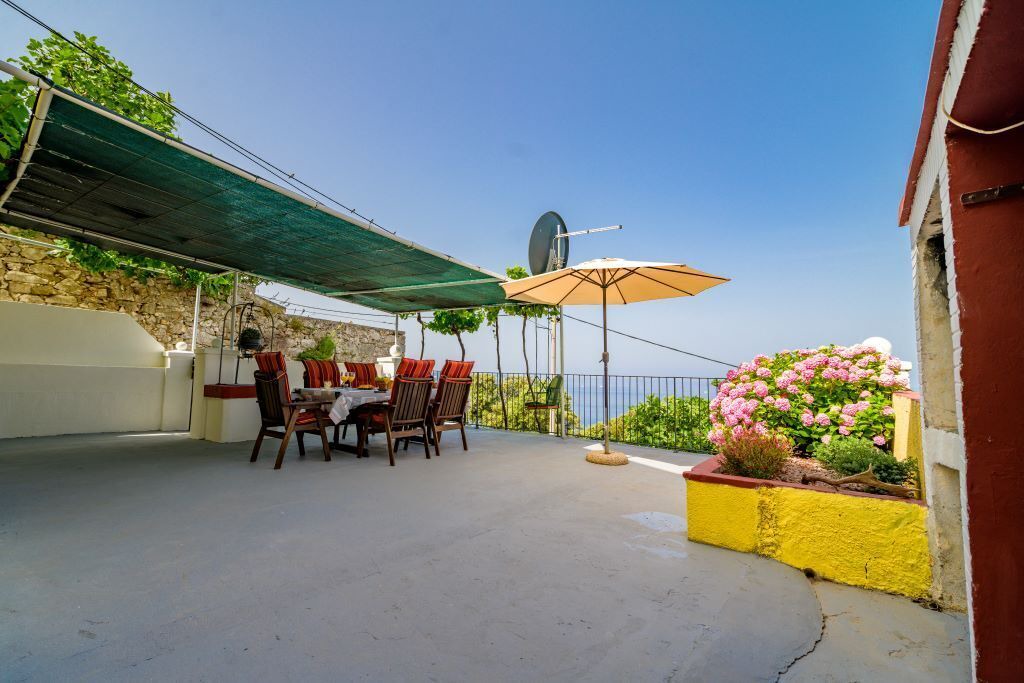 Photo of Outdoor in Ustrine