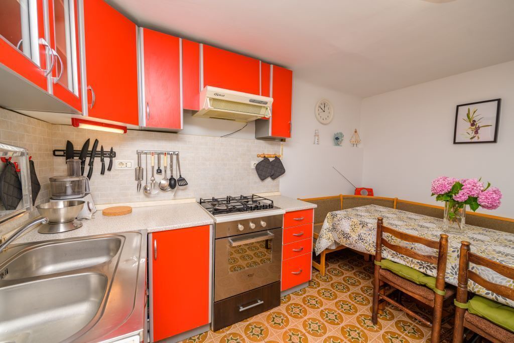 Photo of Kitchen in Ustrine