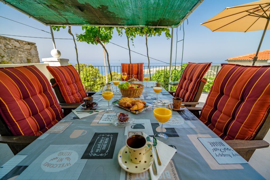Photo of Outdoor in Ustrine