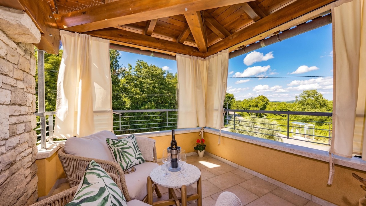 Photo of Patio Balcony in Belavici