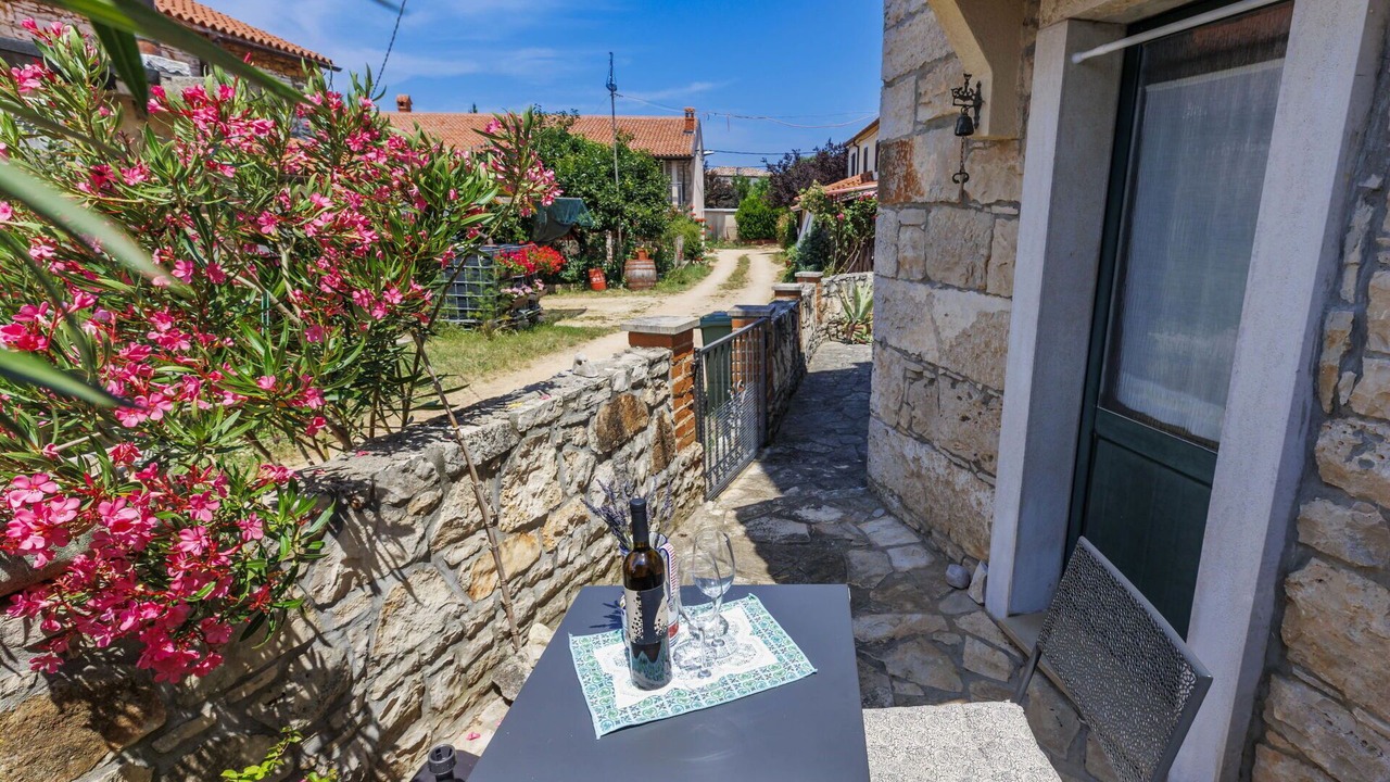 Photo of Others in Vardica