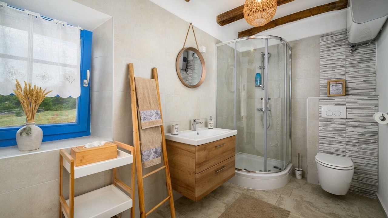 Photo of Bathroom in Municipality of Oprtalj