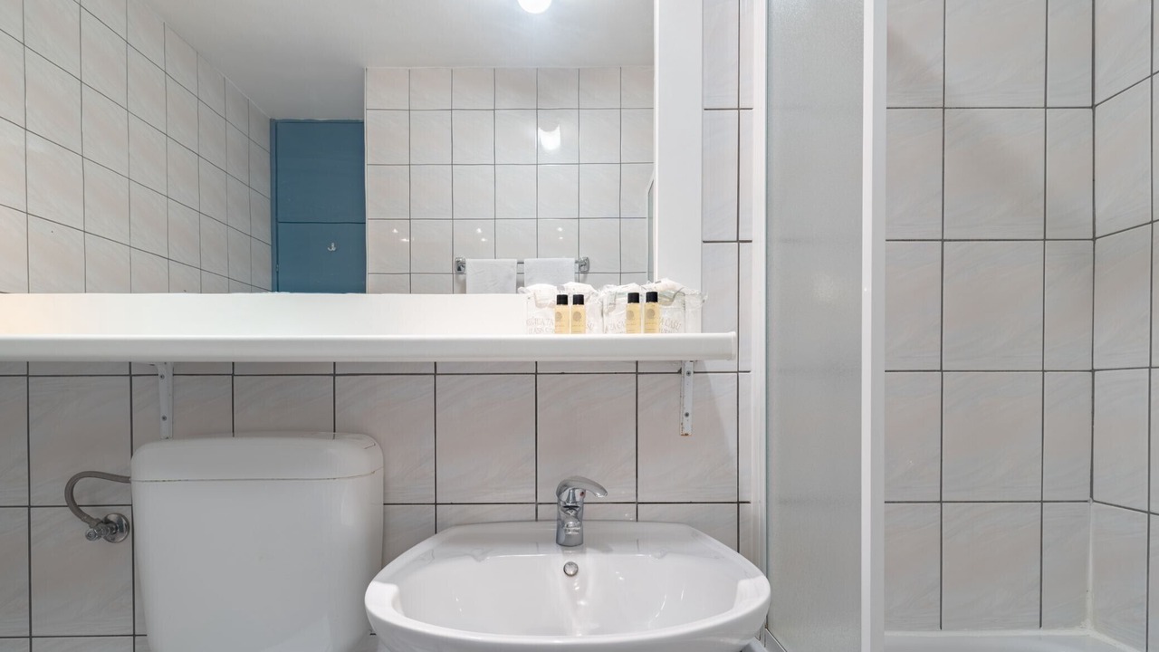 Photo of Bathroom in Cove Rogacic