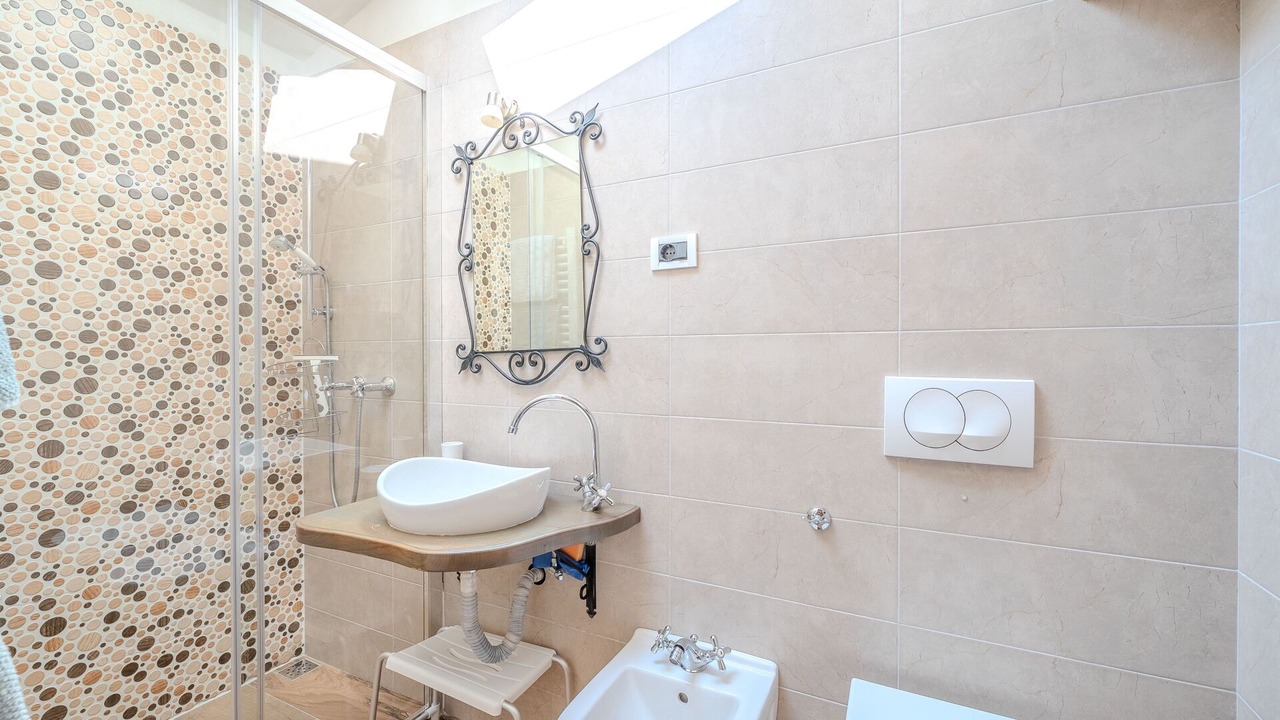 Photo of Bathroom in Sucici