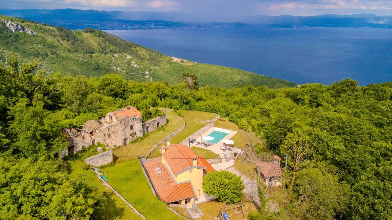 Photo of Outdoor in Sucici