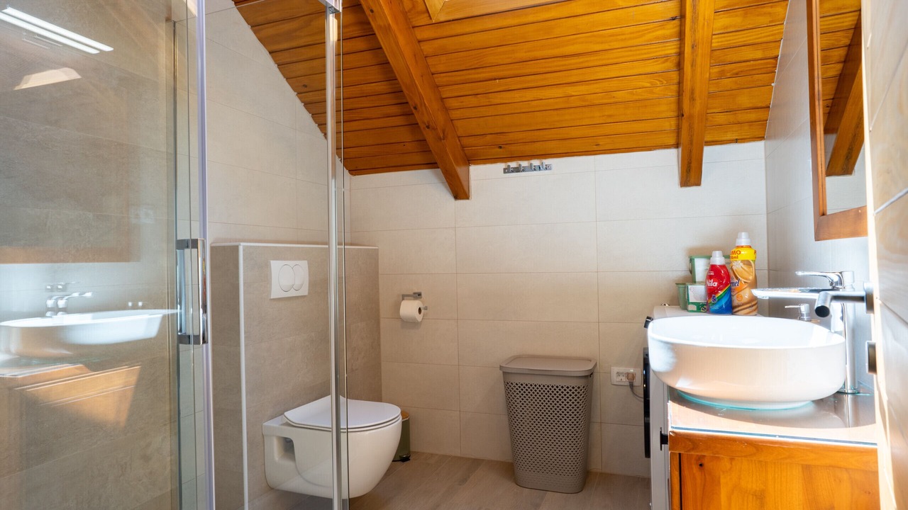 Photo of Bathroom in Brusane