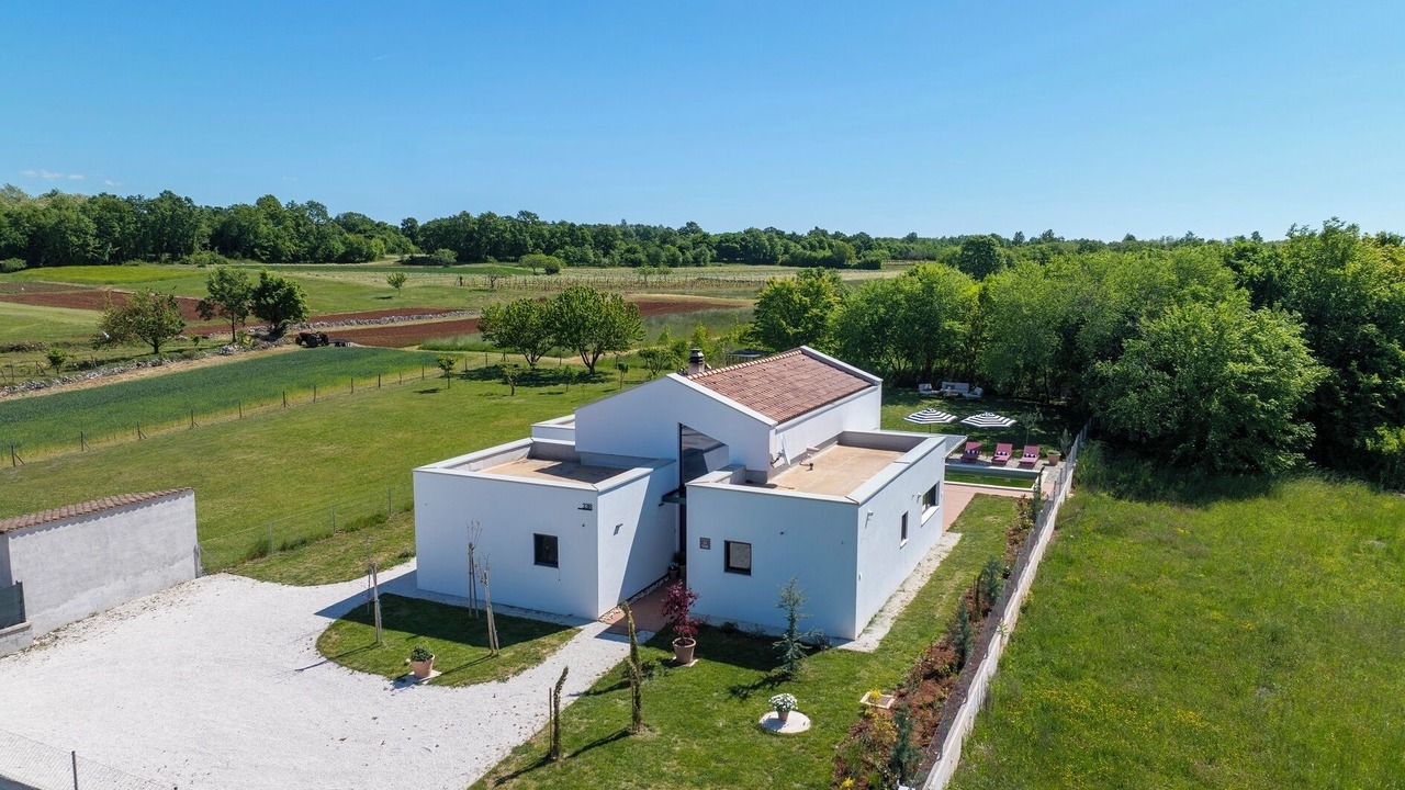 Photo of Outdoor in Cere