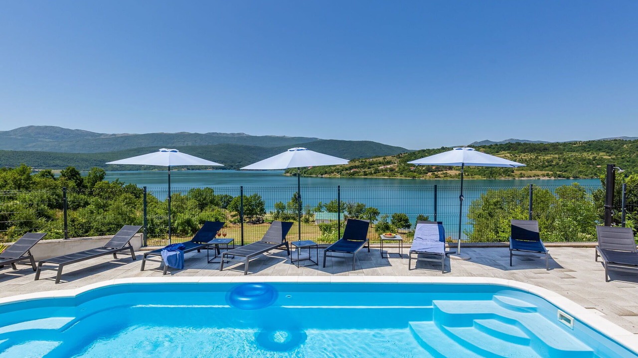 Photo of Outdoor in Garjak