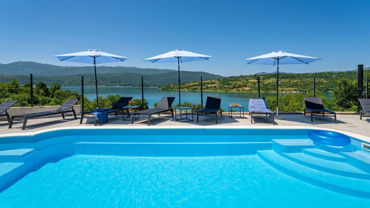 Photo of Outdoor in Garjak