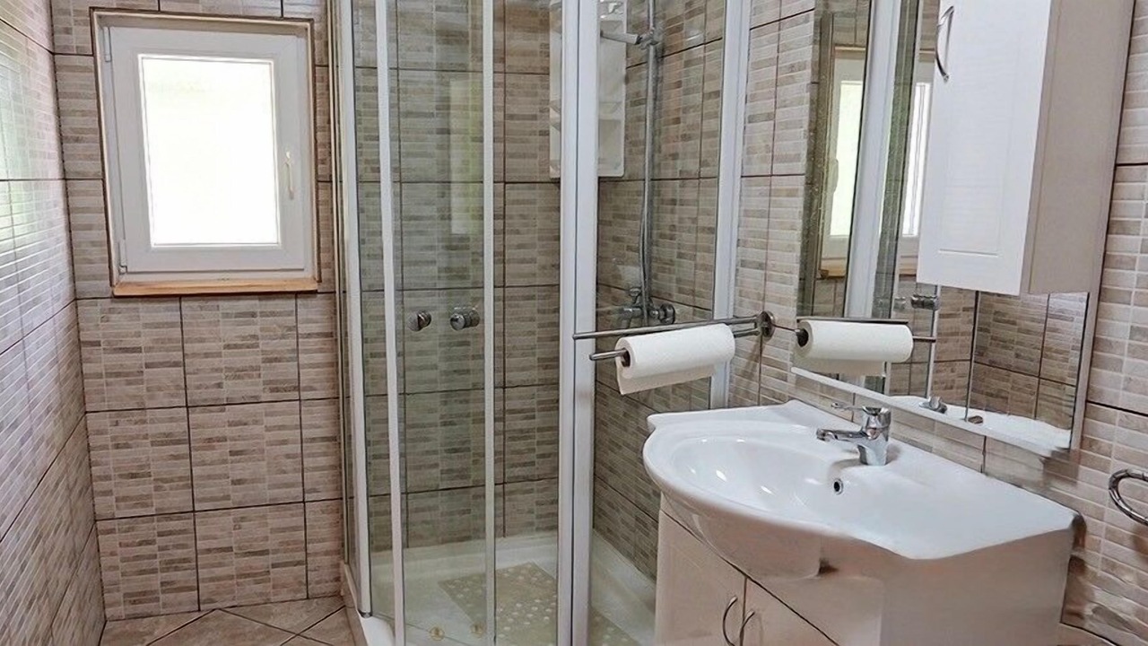 Photo of Bathroom in Trsce