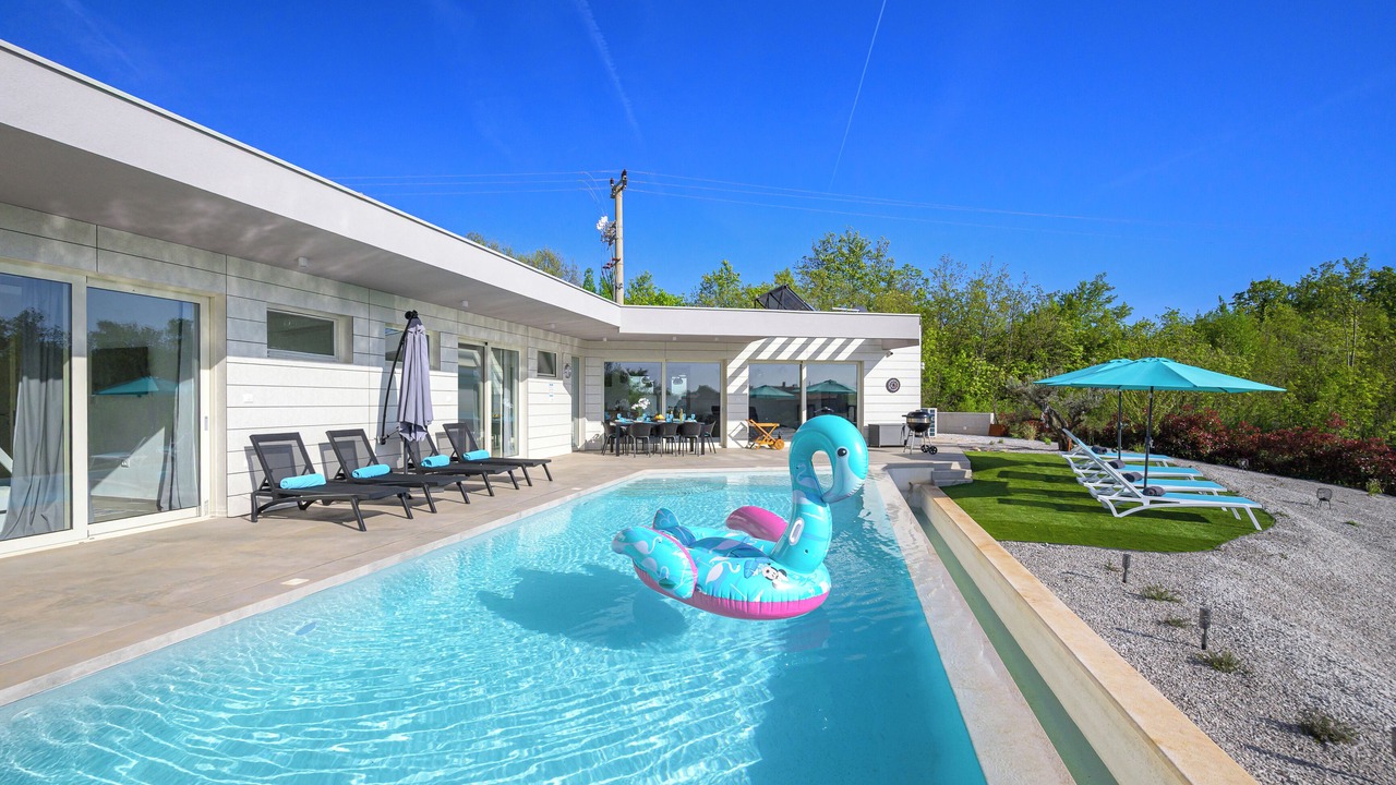 Photo of Outdoor in Peresiji