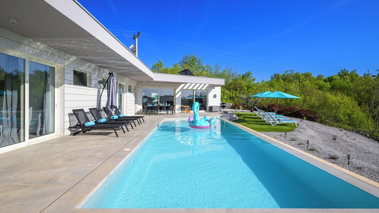 Photo of Outdoor in Peresiji