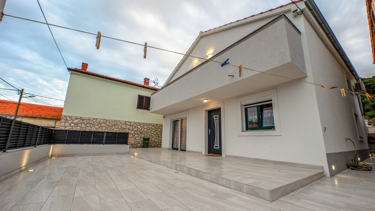 Photo of Outdoor in Iz