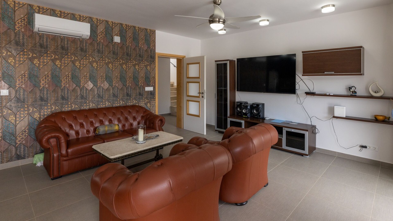 Photo of Livingroom in Blace