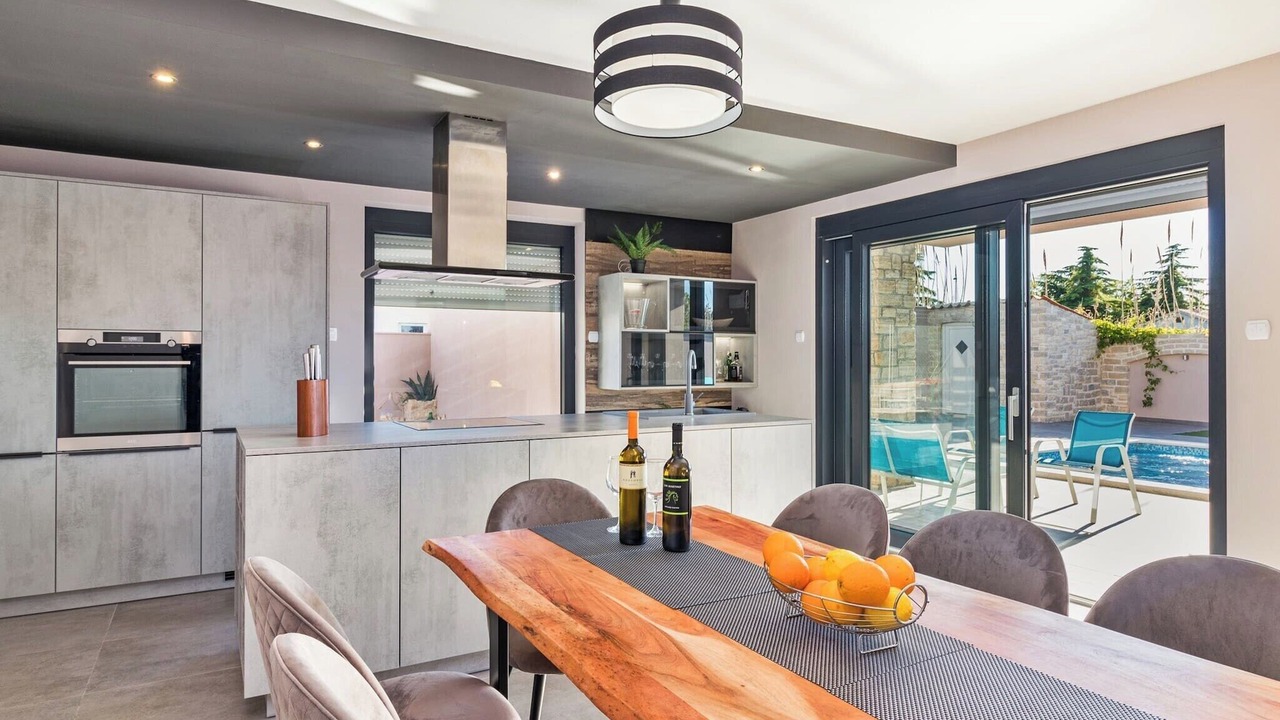 Photo of Others in Fazana