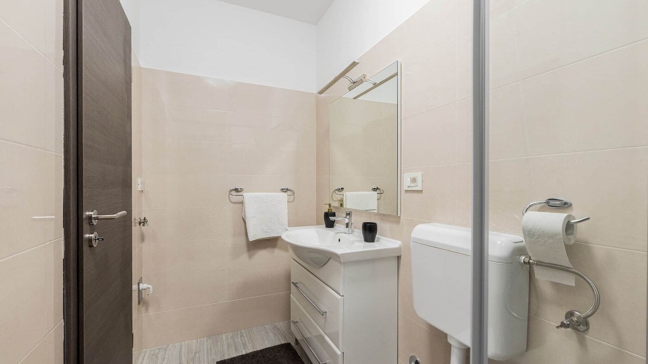 Photo of Bathroom in Ravni
