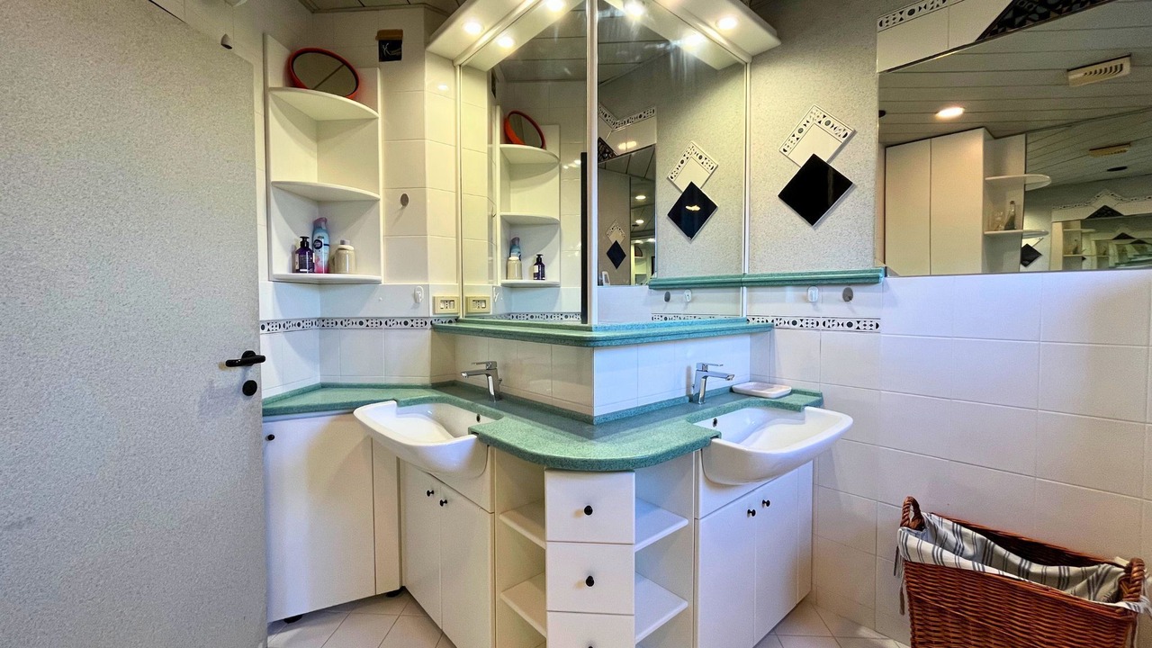 Photo of Bathroom in Murine