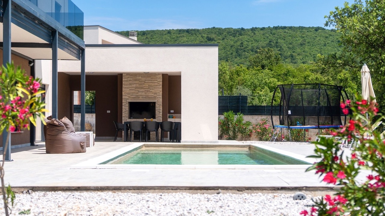 Photo of Outdoor in Brgod
