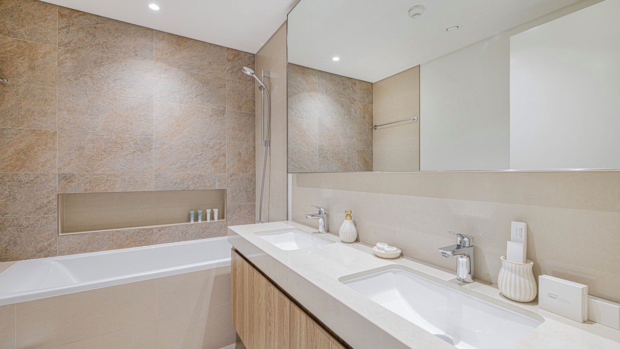 Photo of Bathroom in Za'abeel 2