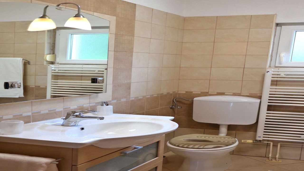 Photo of Bathroom in Buzdohanj